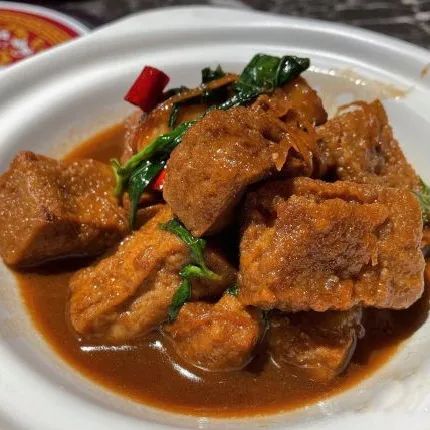 《好酒好菜吃鸡公司》 | 小空间，大气势-84