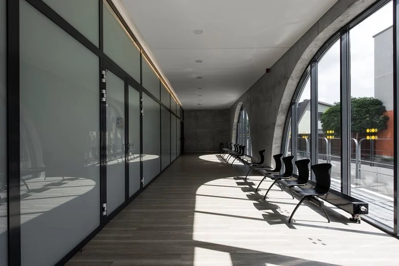 有序的开口有机的装饰有趣的游戏学校设计丨戈者设计-14