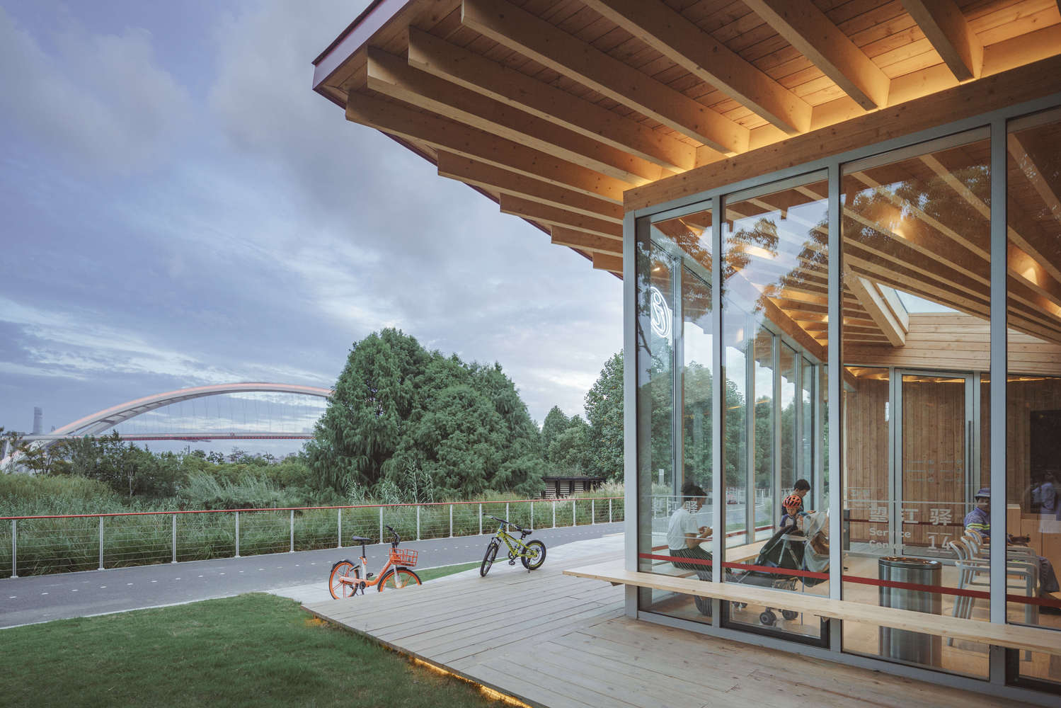 上海东岸“江景服务驿站”-107