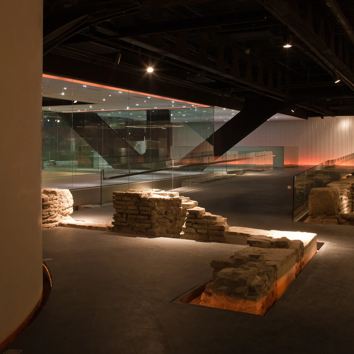 西班牙塞维利亚地下考古博物馆·“无界空间”的创意设计-18