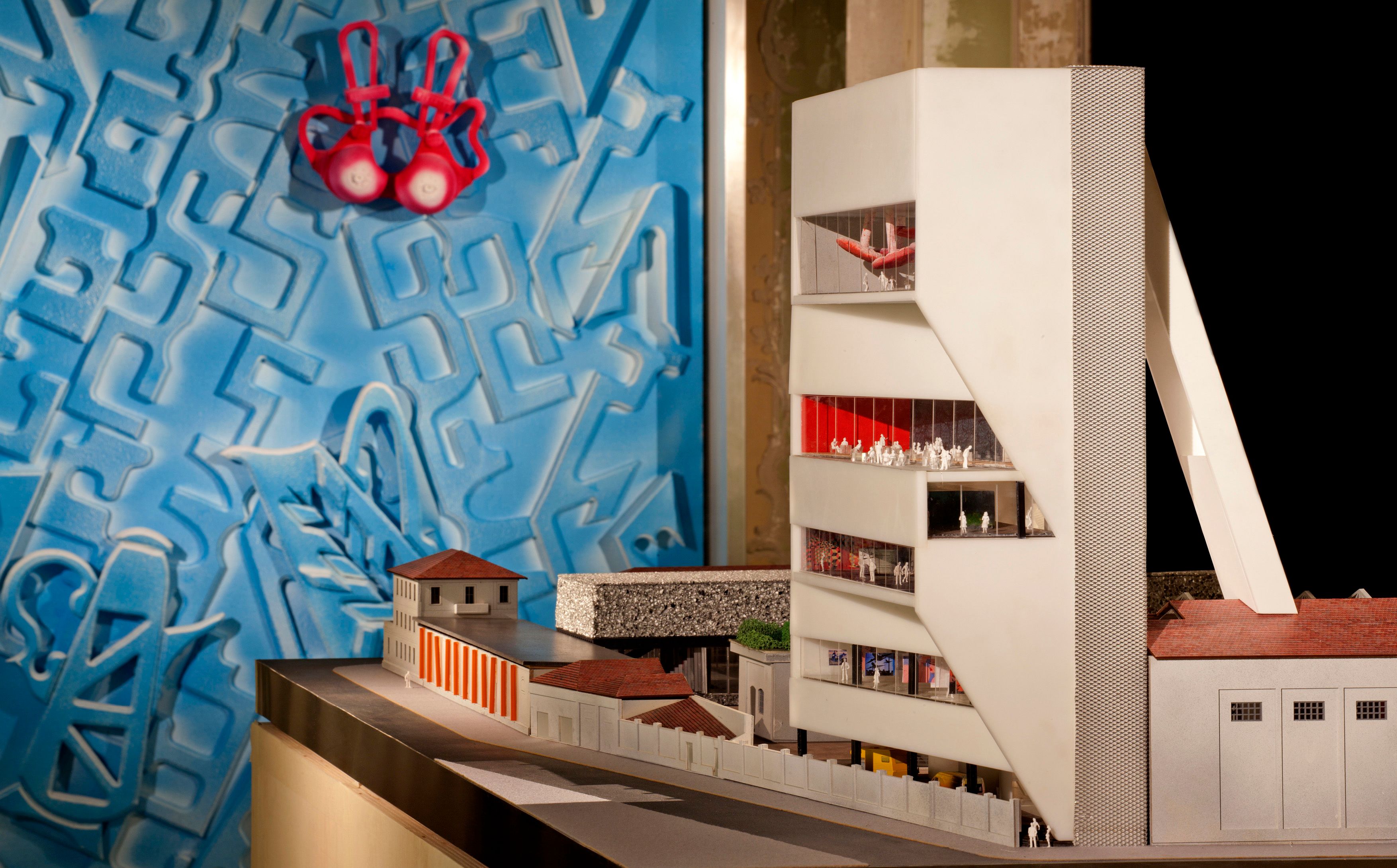 OMA*AMO 打造 Prada 威尼斯展厅-1