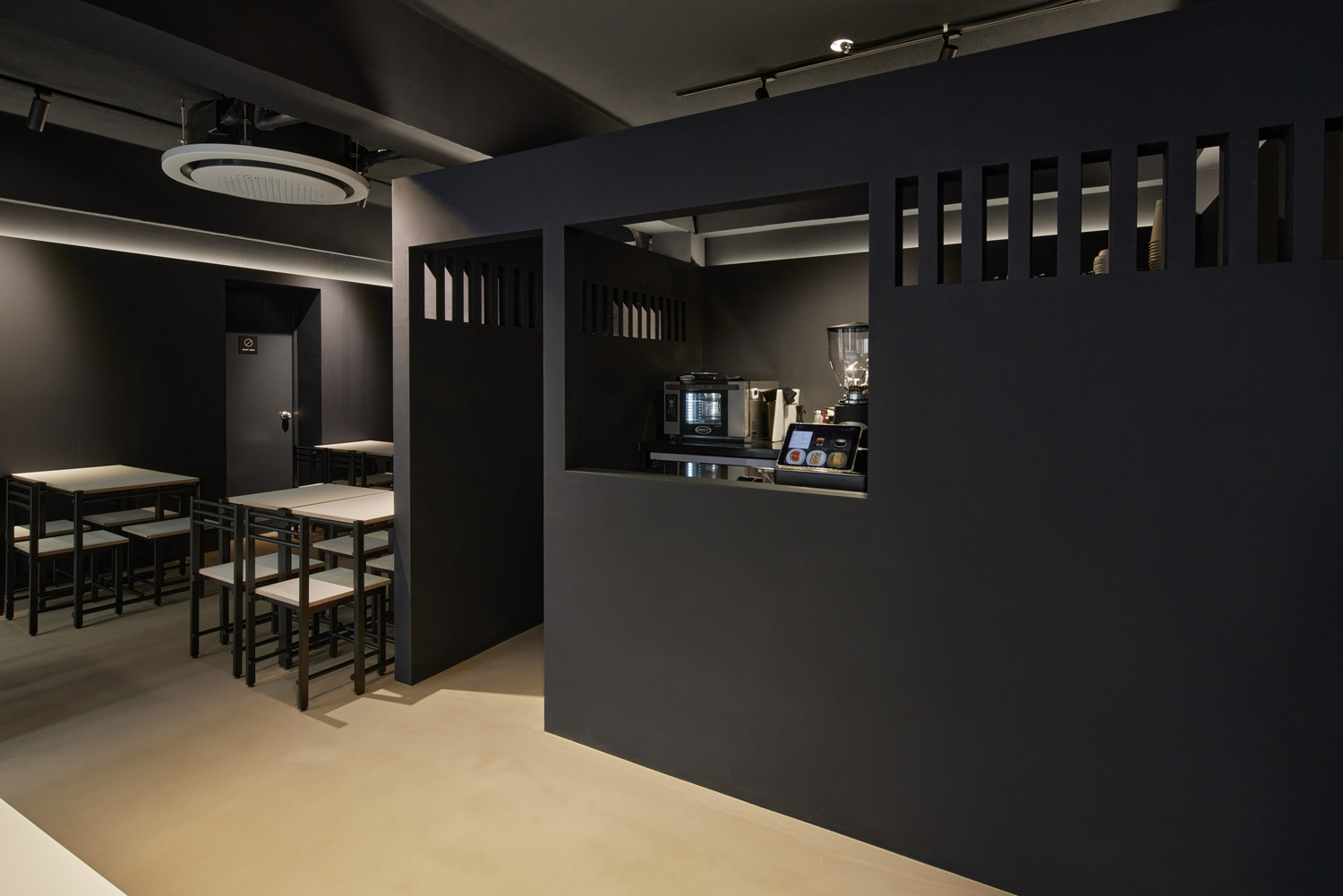 11 平卡普蒂尔，高级黑打造精致室内空间-5