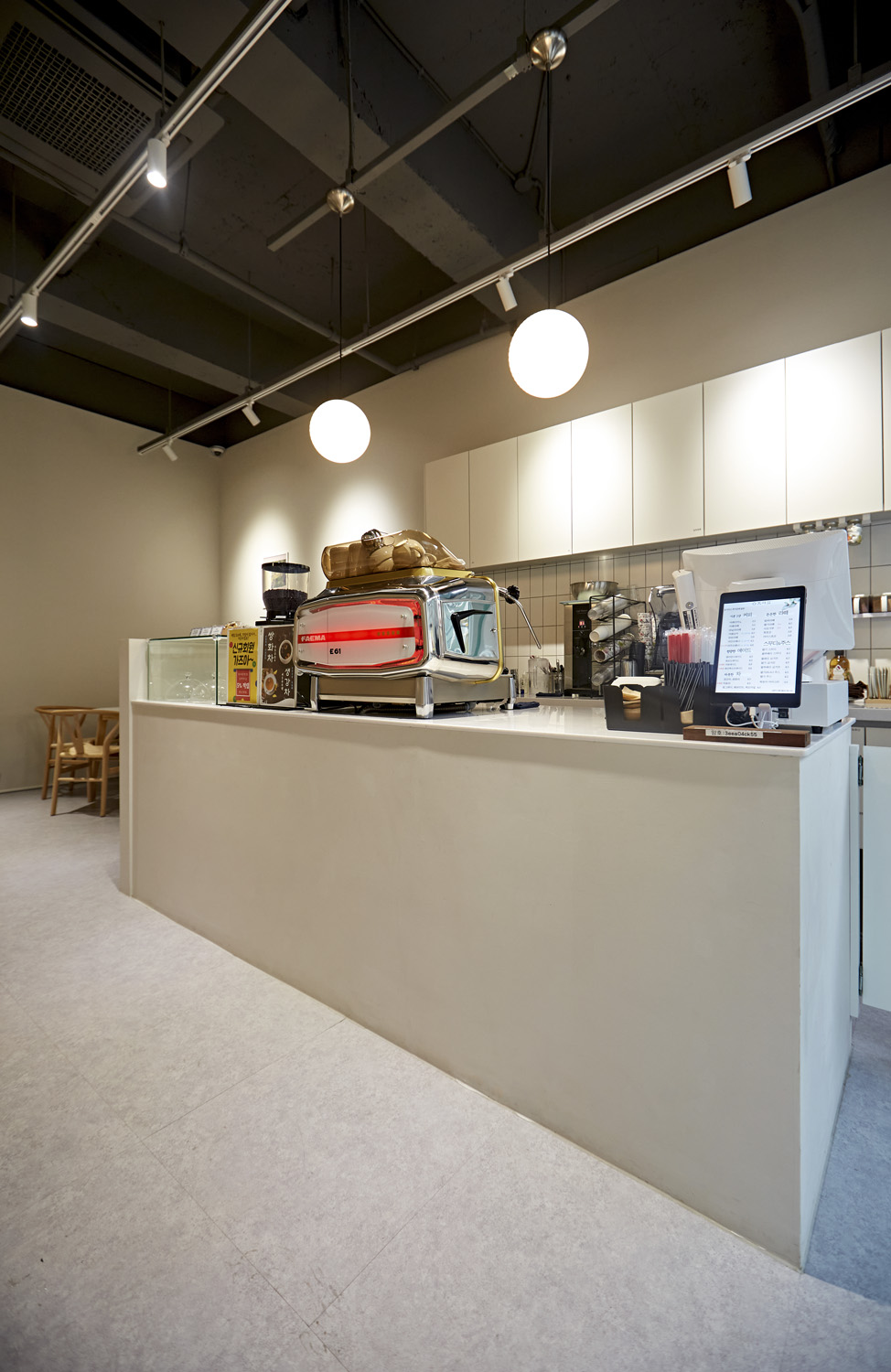 11 坪极简咖啡厅，展现韩式设计魅力-11