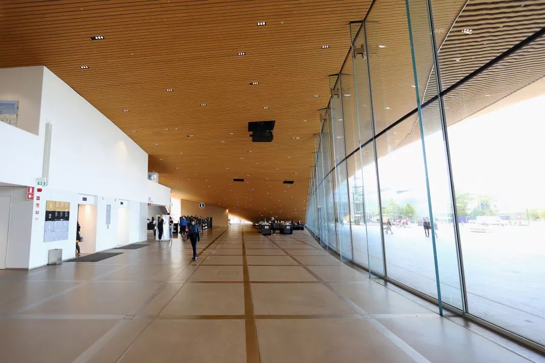 赫尔辛基中央图书馆 | 木质拱形结构的动态空间-35