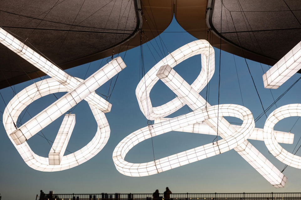 伦敦购物中心巨形灯光装置·“Space Frames”-18