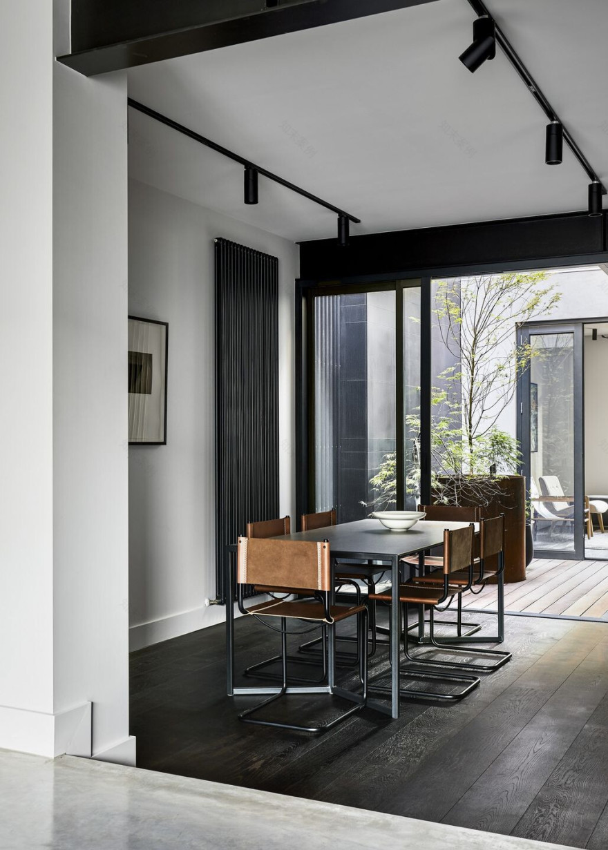 澳大利亚 Richmond Terrace 白色别墅重建-24