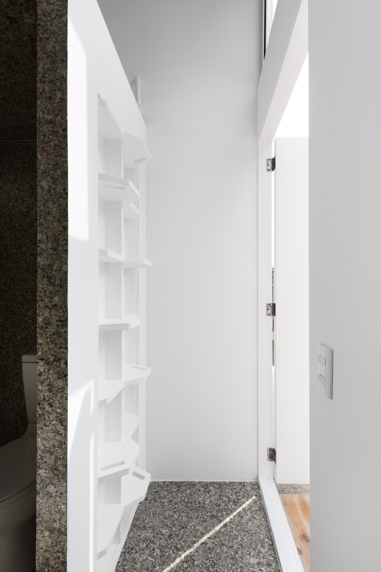 Temporary Pavilion for Healthcare Workers / Revolution-22