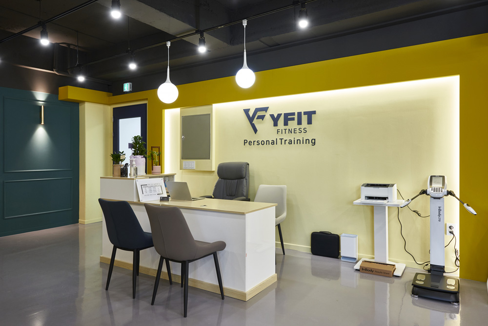 “韩国 YFIT 健身中心，色彩斑斓的室内设计引人注目”-15