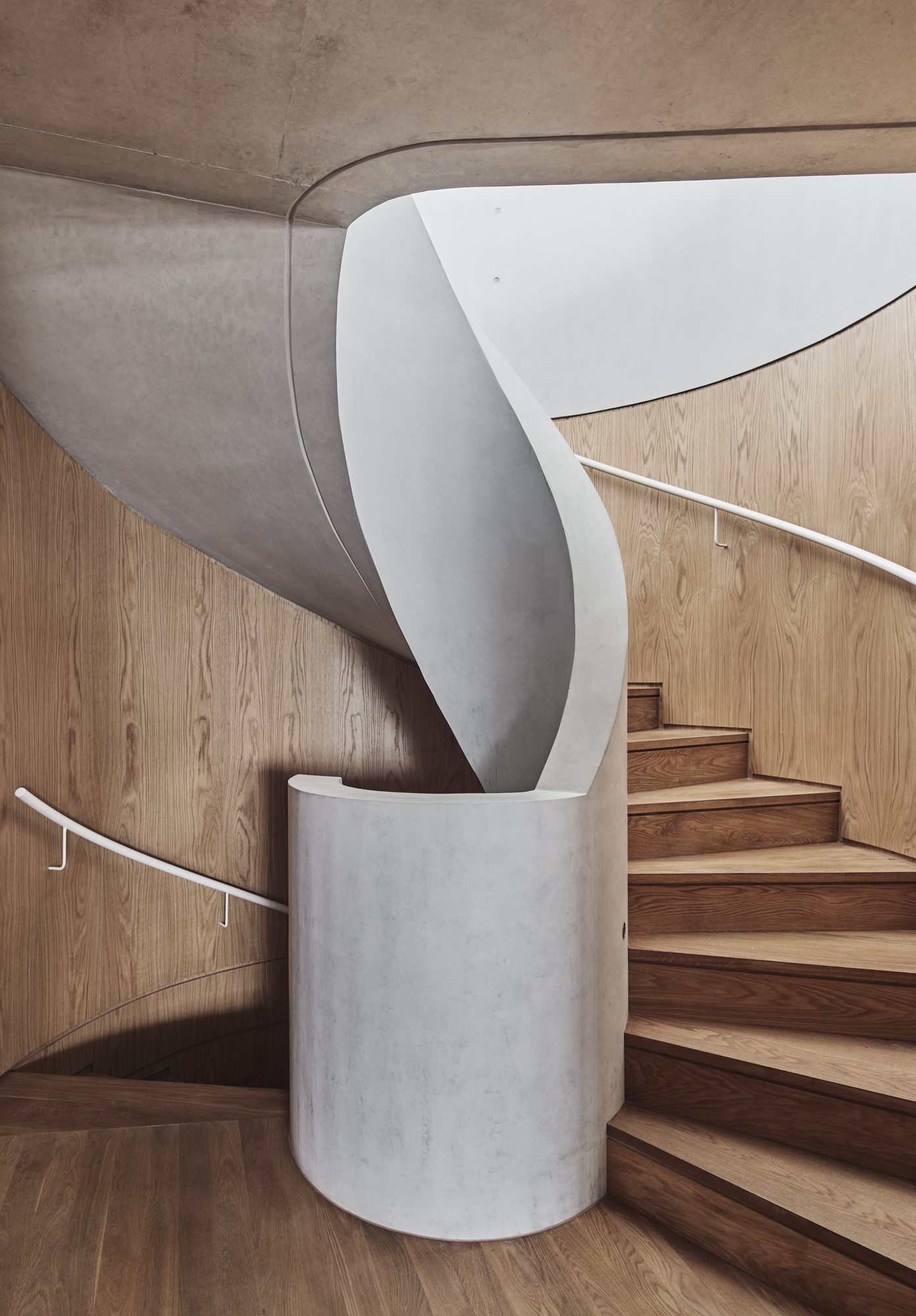 悉尼 Vaucluse 的"船板屋" | 巧妙利用规划限制,融入美景的设计惊喜-18