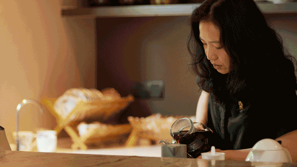 设计师夫妻租下1000㎡破厂亲手改造,搭出超美房中房-60