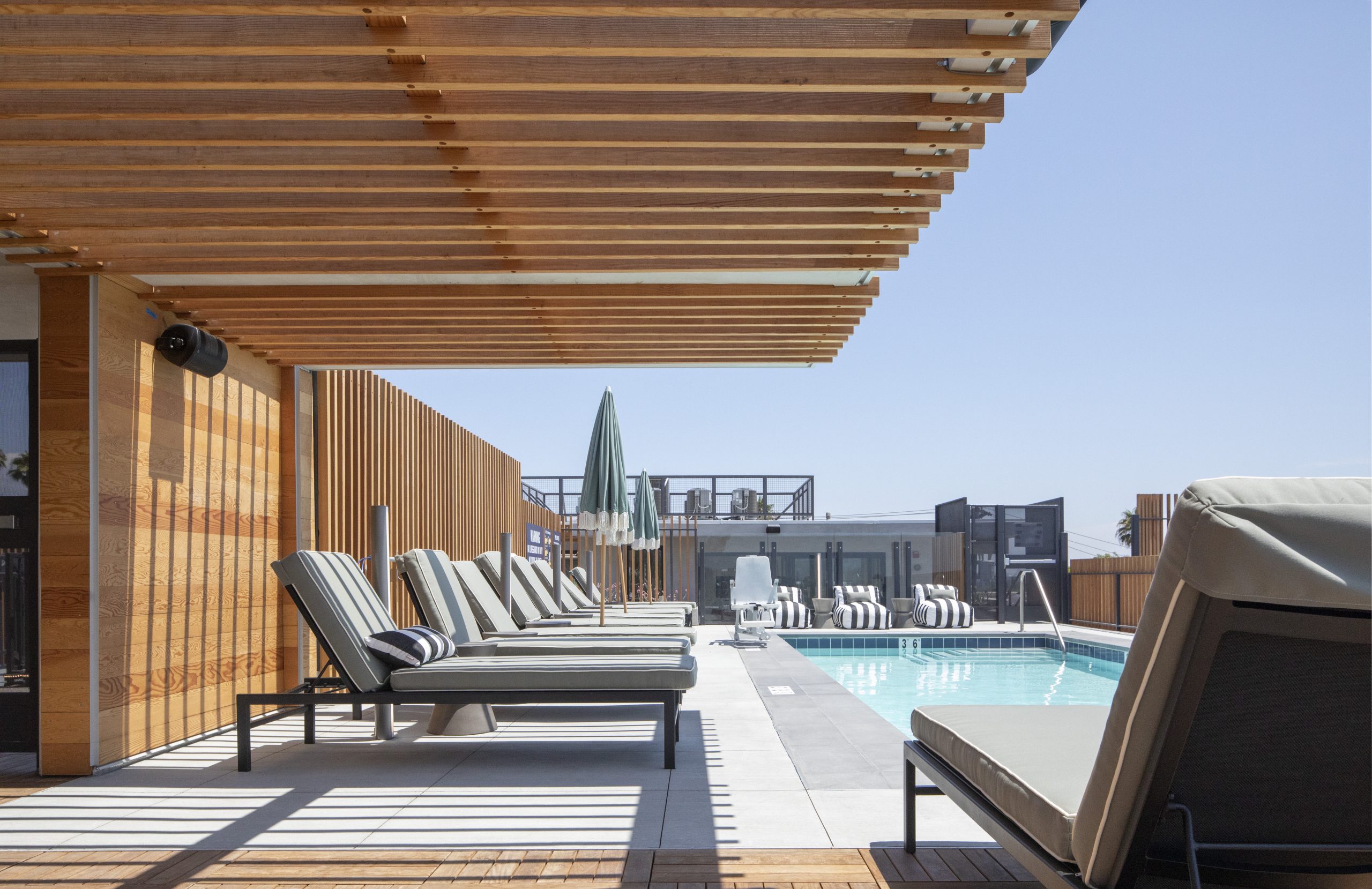 

		.wp-custom-logo .site-container .title-area {
			max-width: 90px;
		}
		
		.wp-custom-logo .title-area {
			padding-top: 11.176470588235px;
		}
		
-4