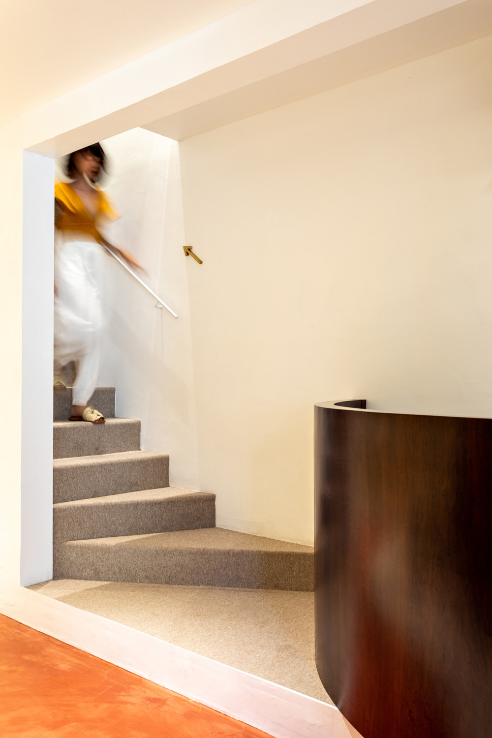 巴西极简皮包店,彰显永恒设计风格-21