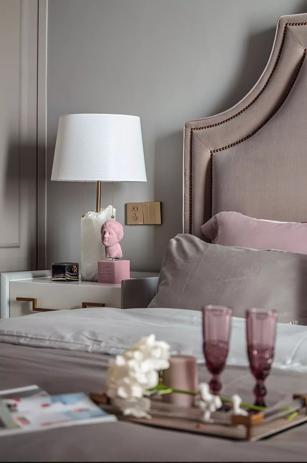轻奢美式三室两厅，粉色与灰色的浪漫碰撞-46
