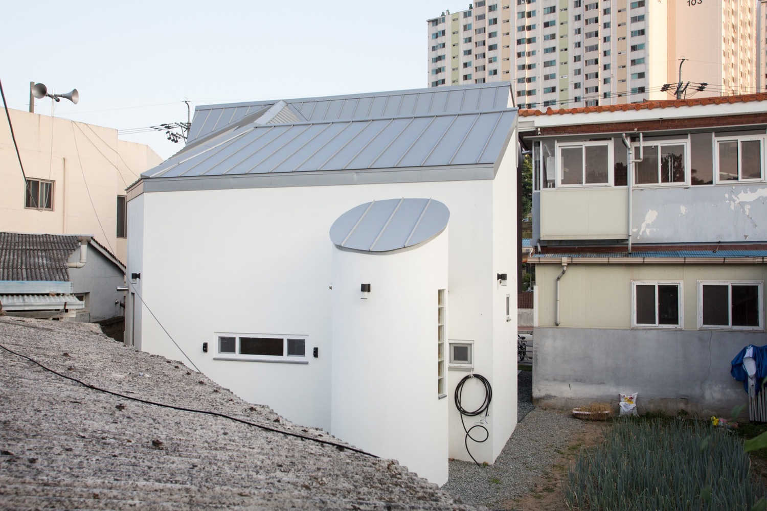 韩式住宅的倾斜"ㄷ"形外墙设计-28