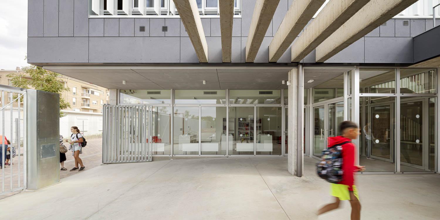 西班牙 Sant Fruitós 教育建筑丨西班牙巴塞罗那丨Adrià Goula-13