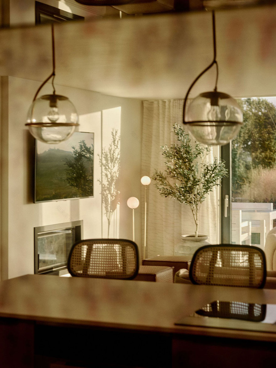 英格兰海滨度假小屋的宁静内饰设计-16