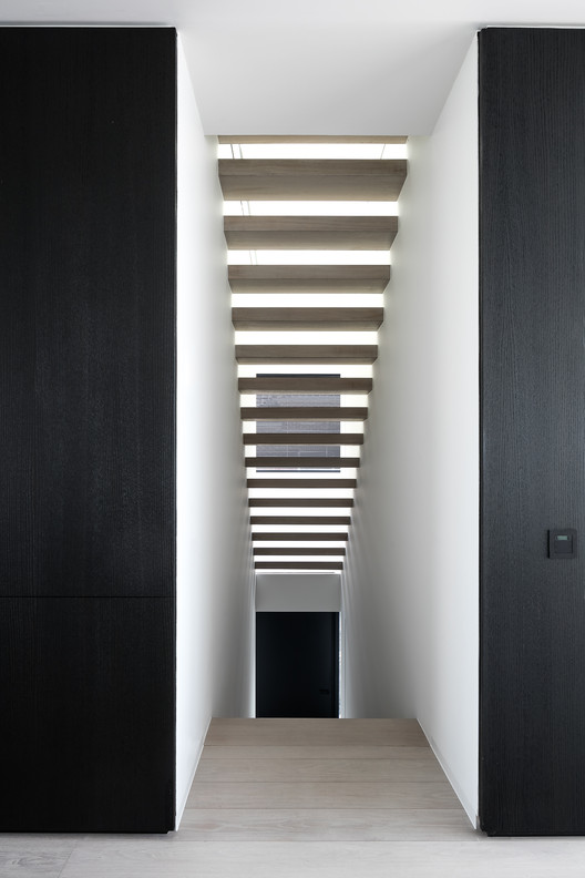 比利时海滨住宅的动态空间设计-9