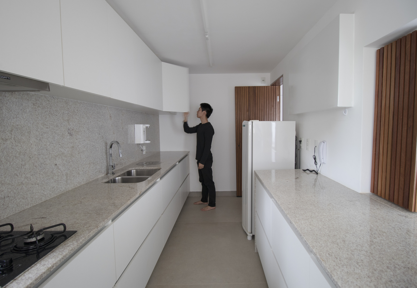 巴西 90 平米现代公寓，功能与美学的完美融合-23