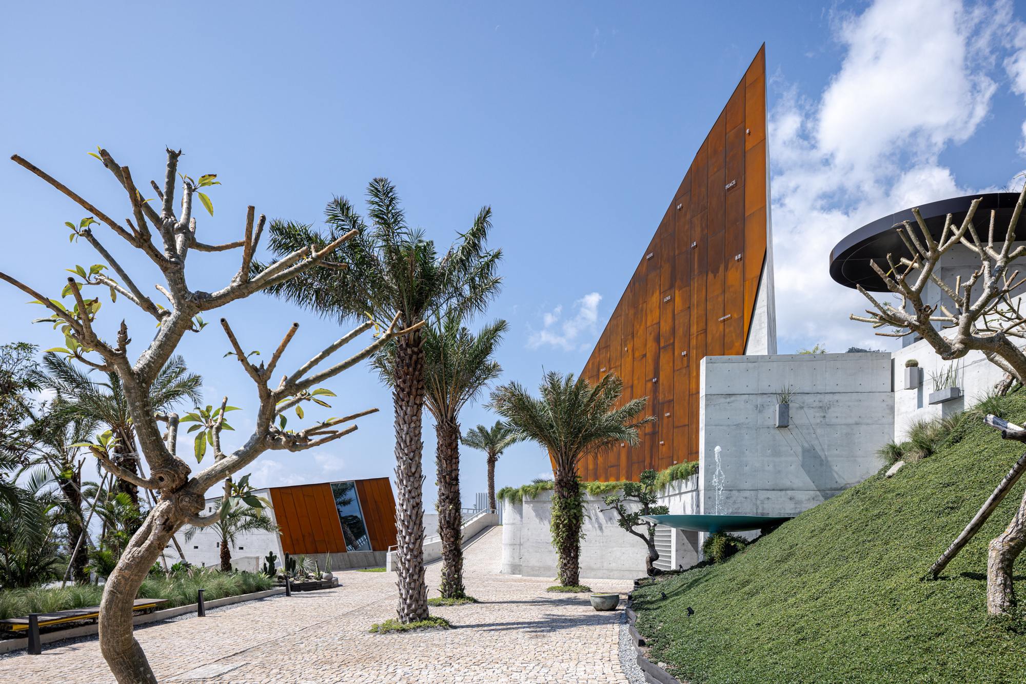 Paul Chiang Art Center / Behet Bondzio Lin Architekten-33