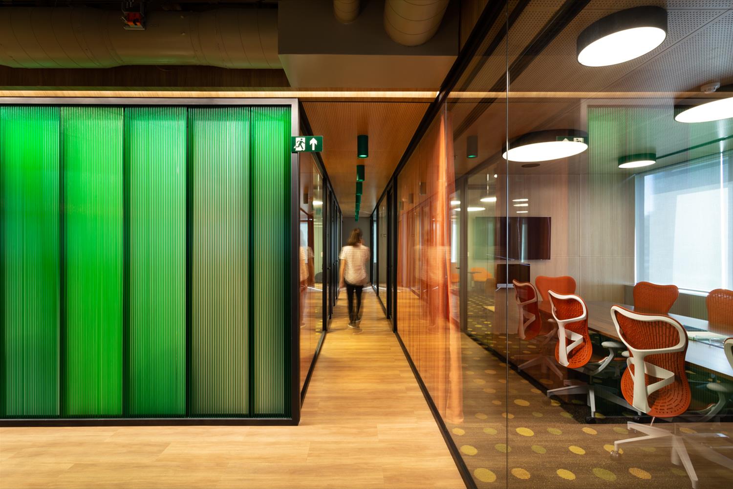 MACh Arquitetos 打造音乐字母总部，创新设计引领行业趋势-6