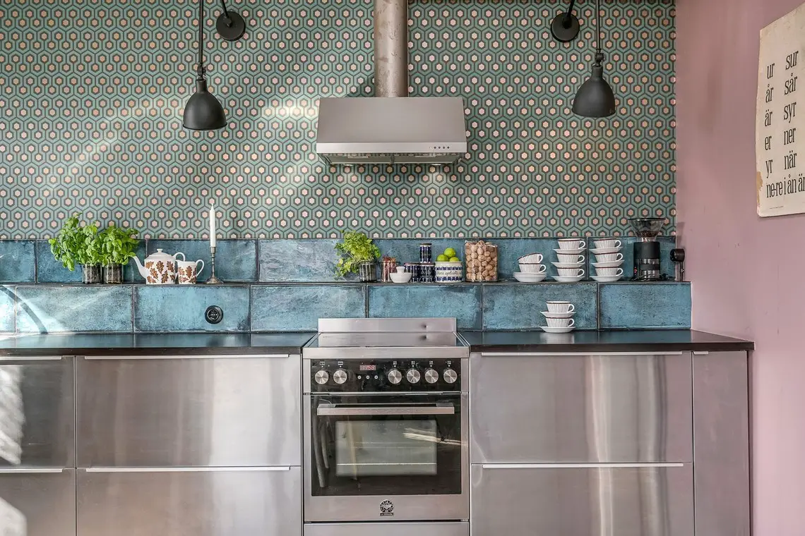 复古色彩的瑞典老屋厨房-3