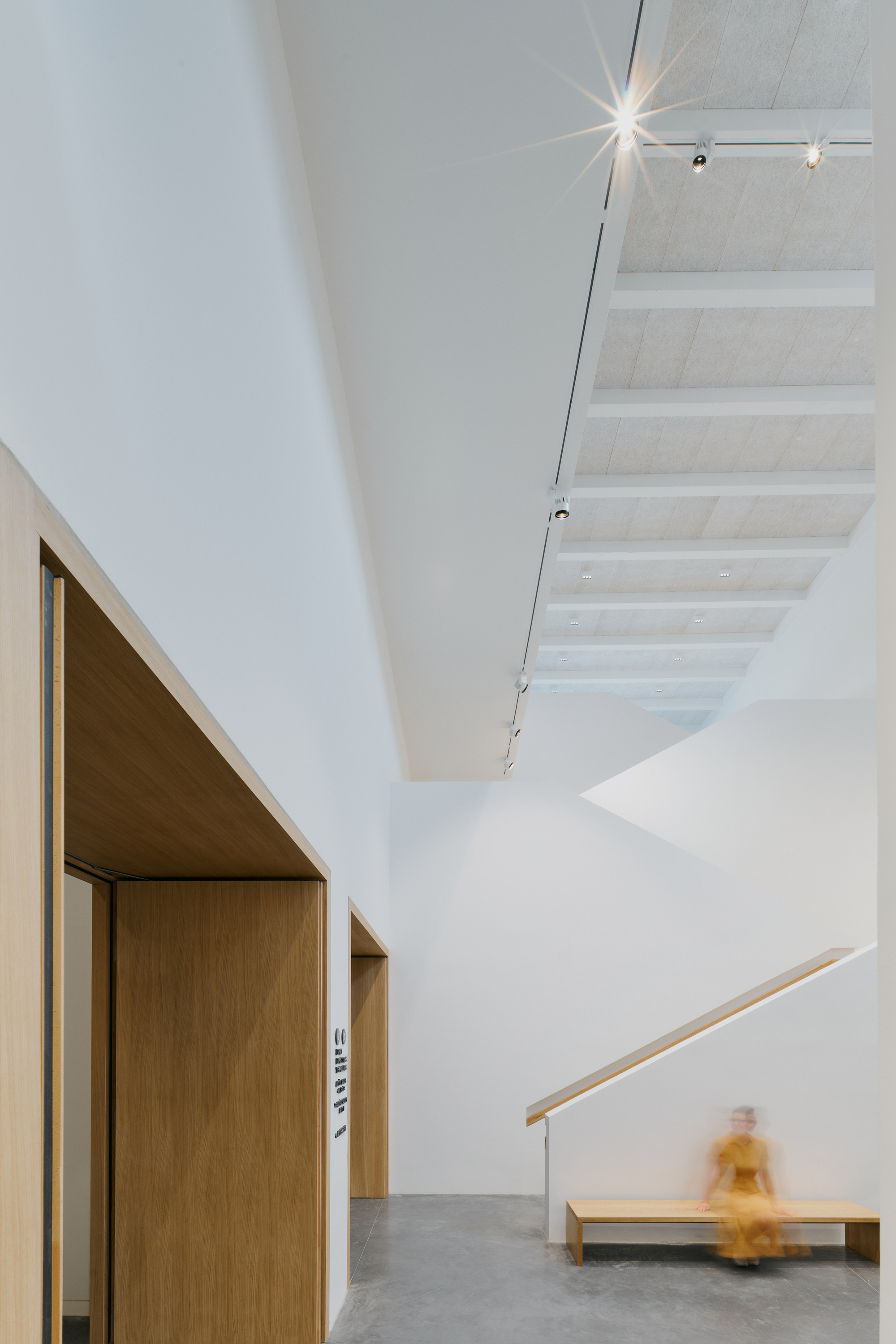 欧比松挂毯博物馆扩建项目
注:E·tension结合语境推测可能是Extension(扩建、扩展)的拼写错误,所以给出这样的翻译 丨法国丨Projectiles-38