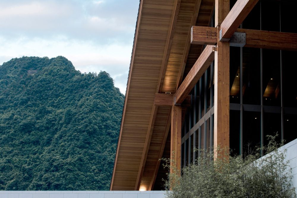 重庆雲山小镇 | 木结构艺术馆与景观的完美融合-34