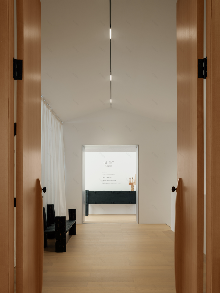 一座以服装之名的艺术展厅丨中国广州丨路见设计 SEEDESIGN-16