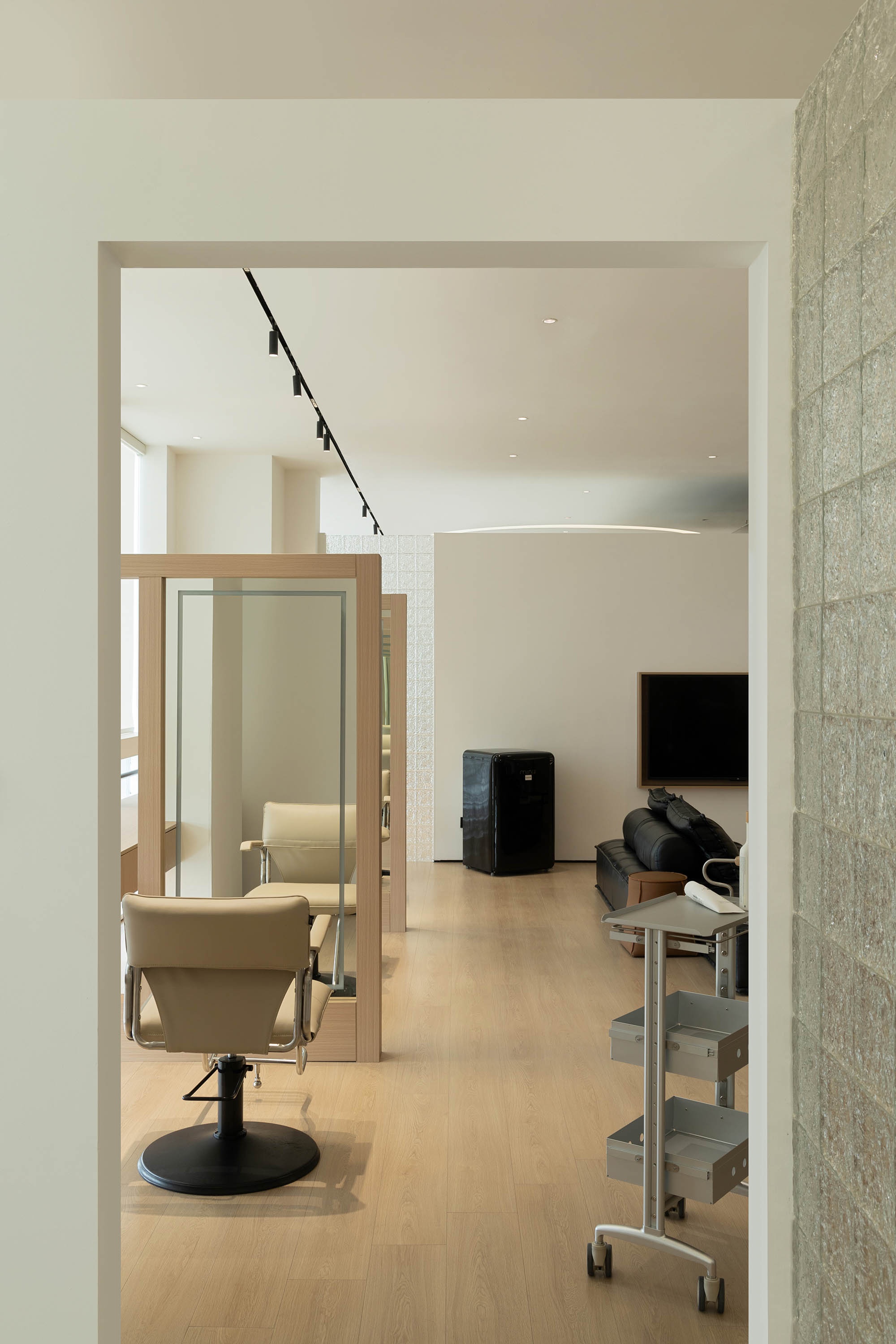 DX 理发店丨几塑空间设计-0