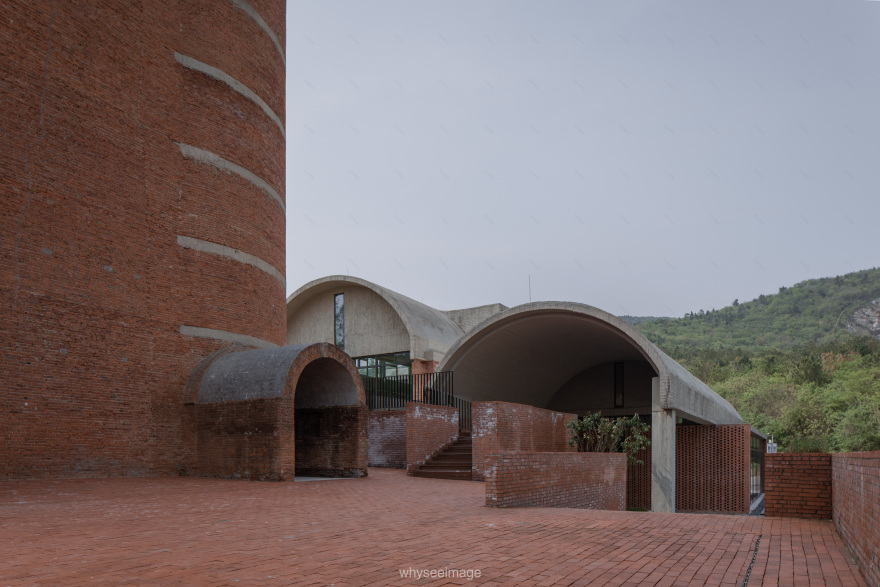 先锋汤山矿坑书店丨中国南京丨东南大学建筑学院&艺合境建筑事务所-35