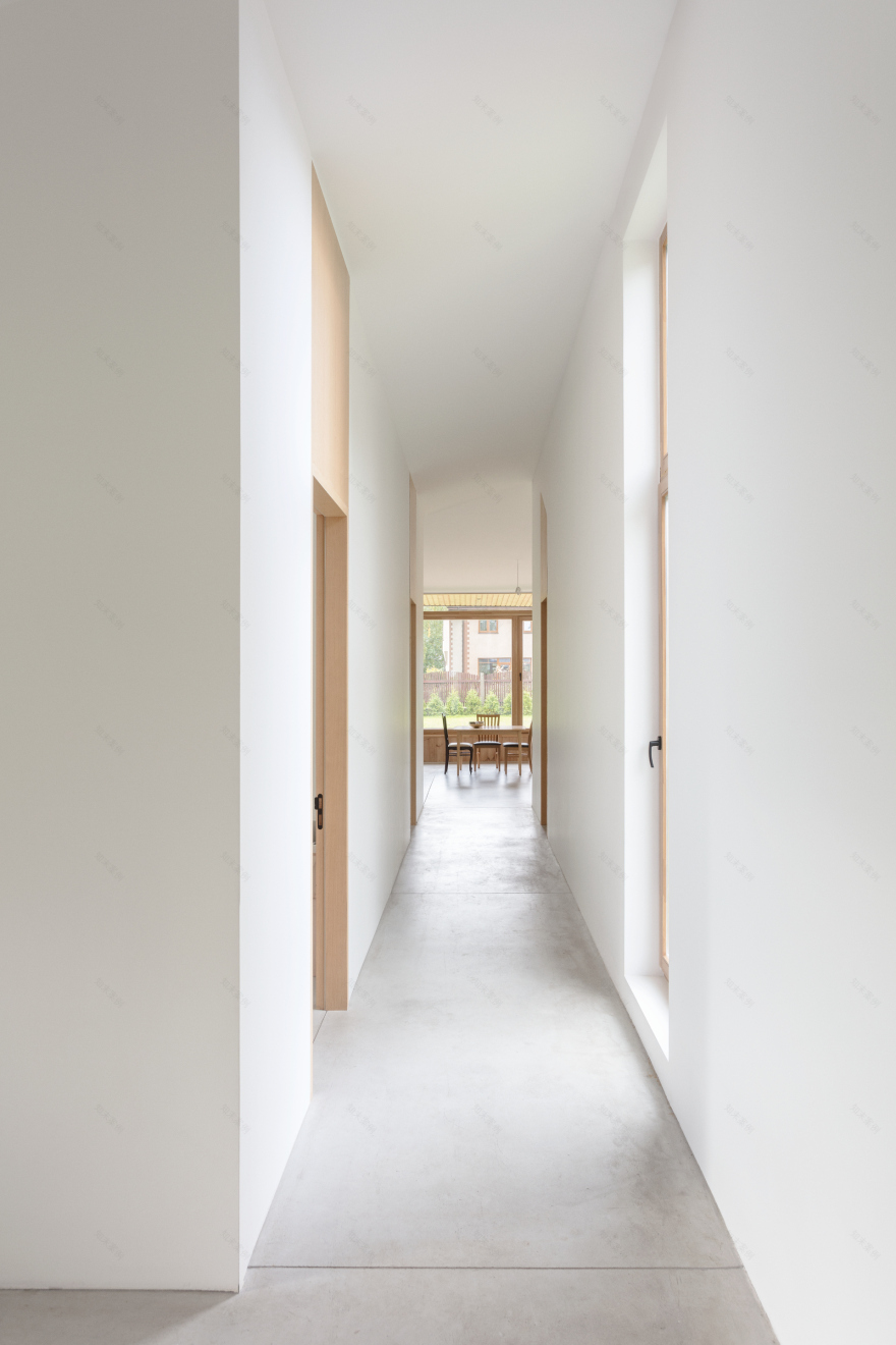 House With Four Roofs / GAISS-32