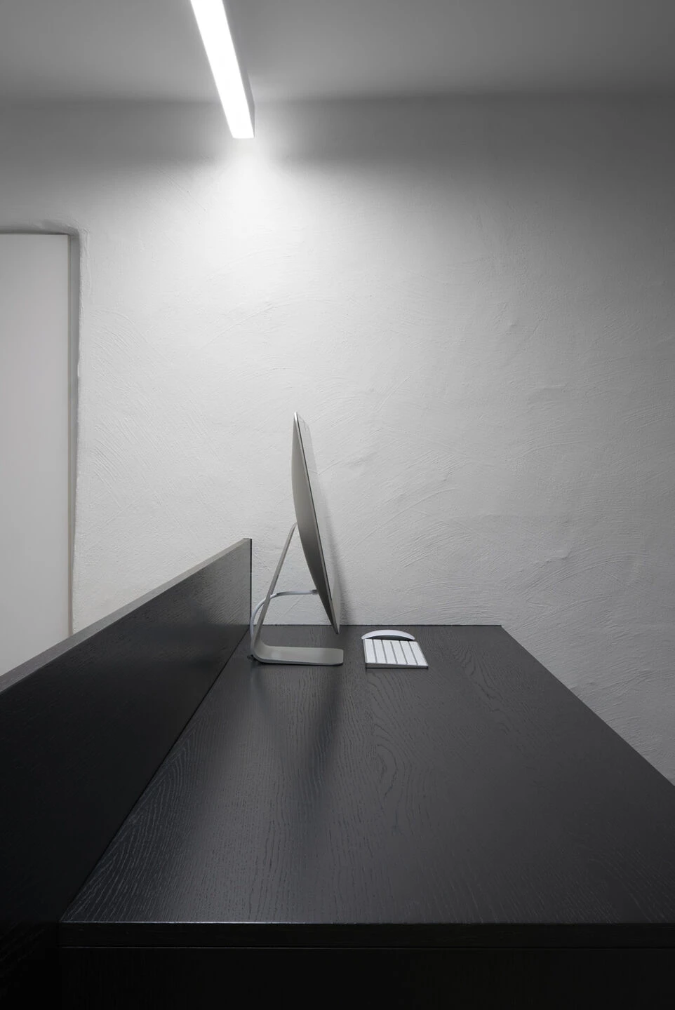 德国古老建筑中的现代纹身工作室-30