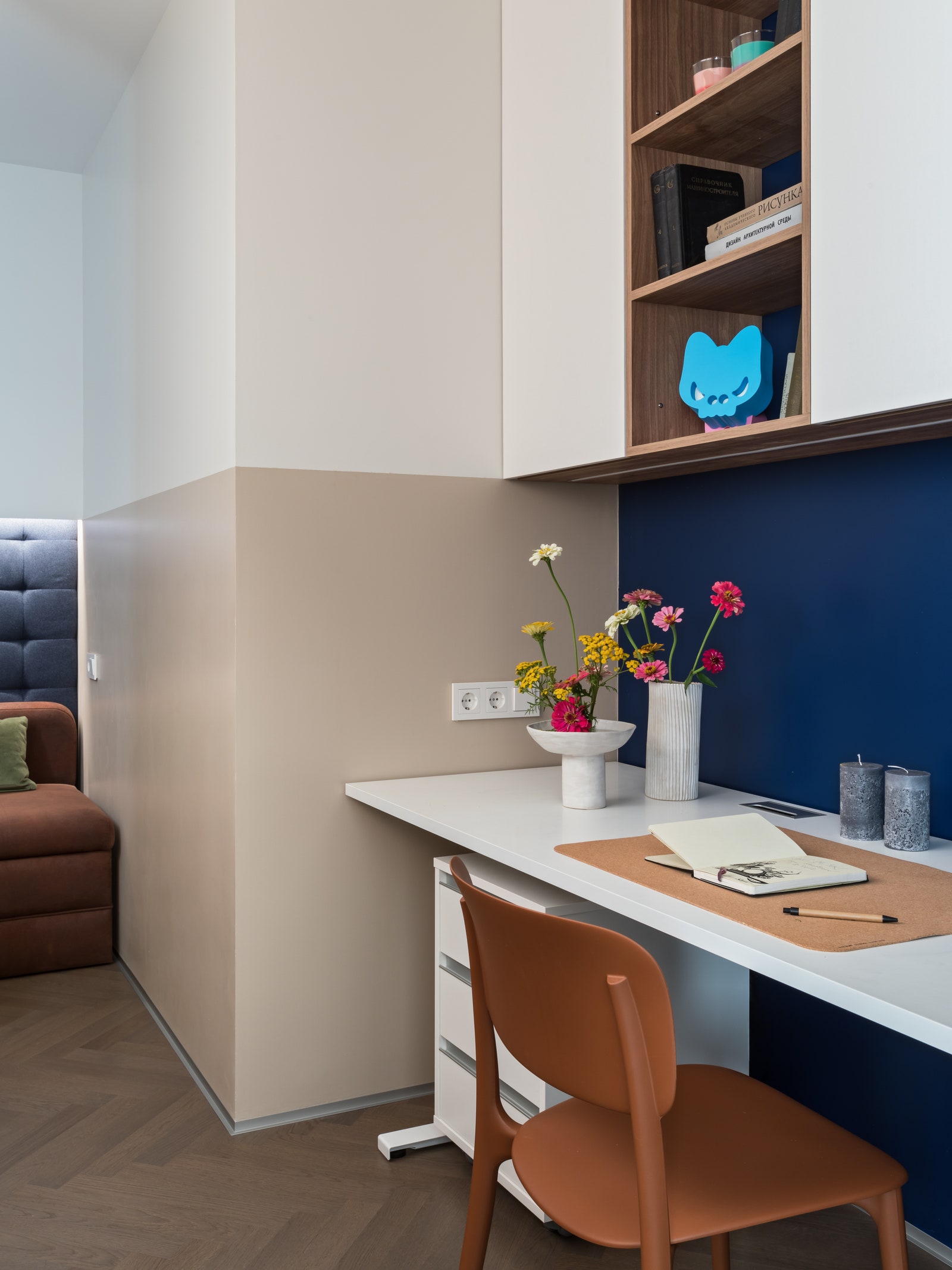 明快蓝色调,打造温馨宜居的现代公寓-26