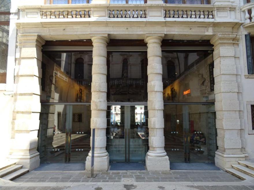 カ・ペーザロ | イタリア の建築【世界建築巡り】-46