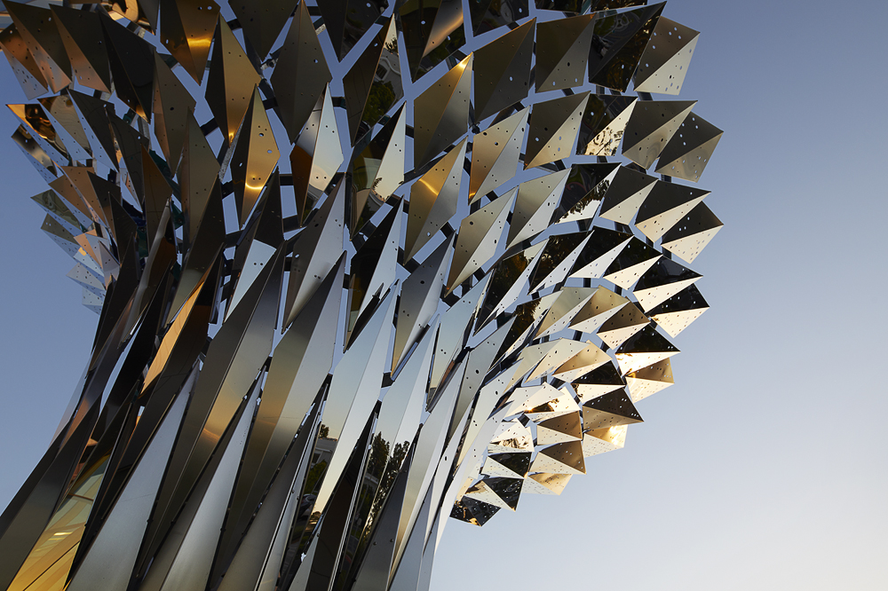 "Cosmos | Intuitive Surgical 校园的动态遮阳艺术装置"-12