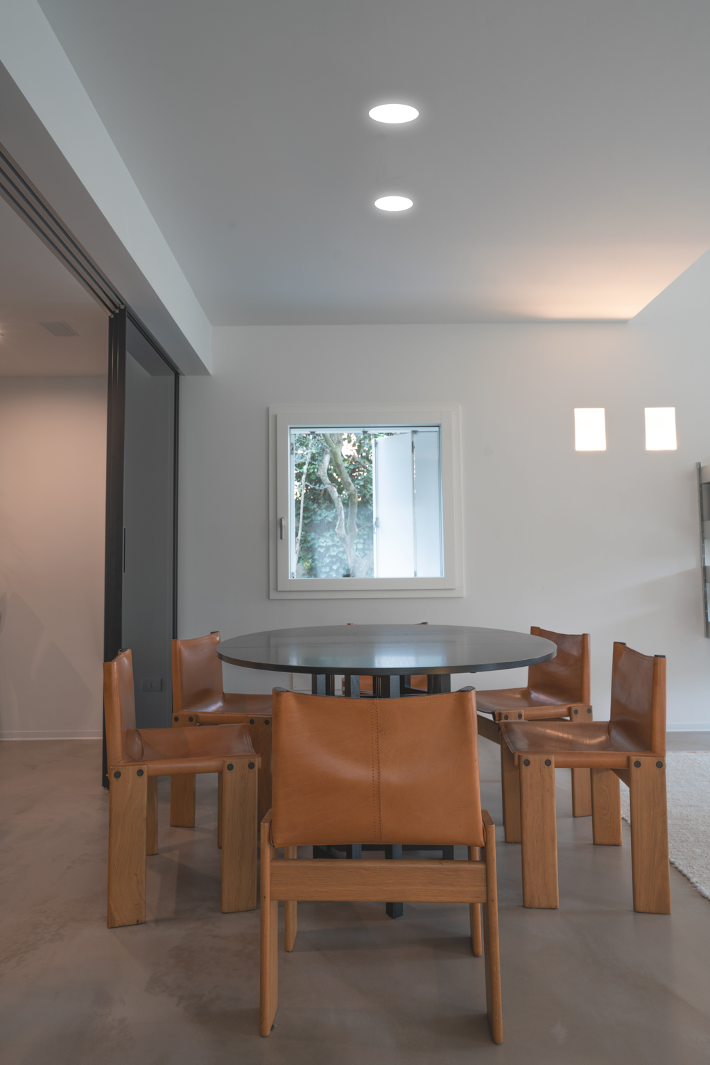 Abitazione moderna - Brandless Studio-1