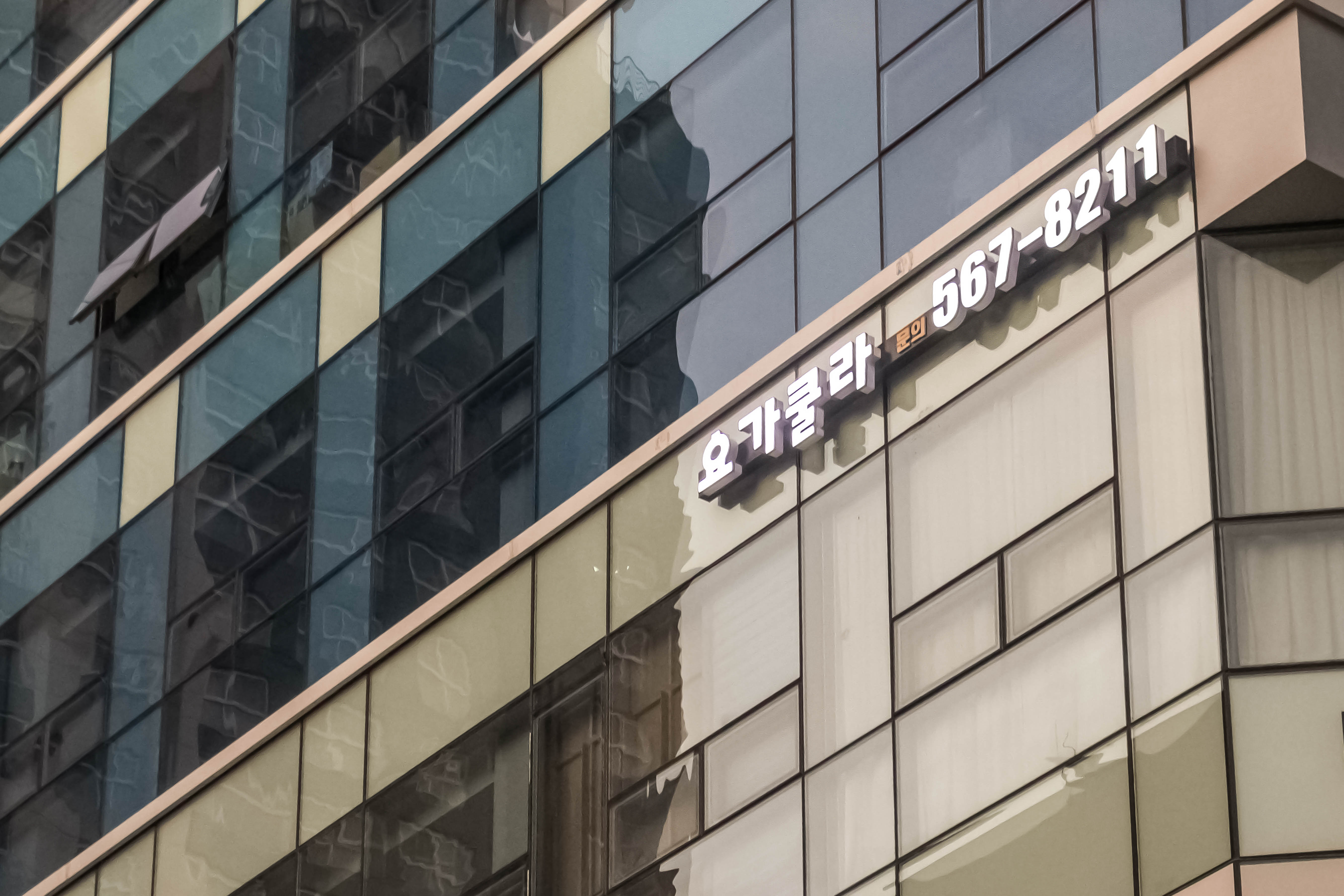 45 平米瑜伽室，极简设计诠释宁静空间-15