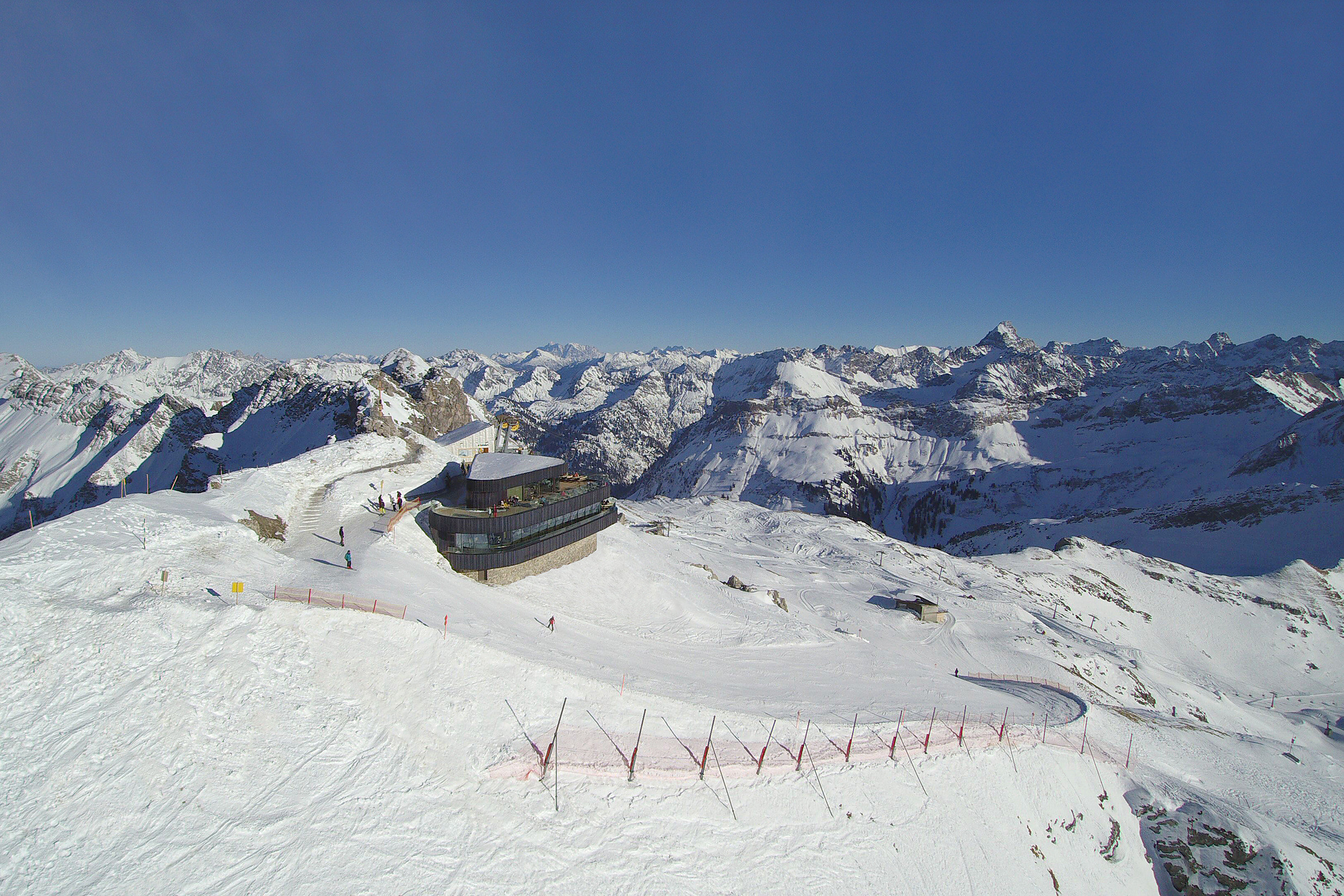 Nebelhorn 峰顶餐厅与缆车站翻新设计-20