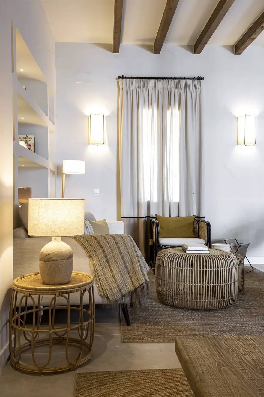 西班牙 50 年代沙色别墅 | 传统与现代的完美融合-6