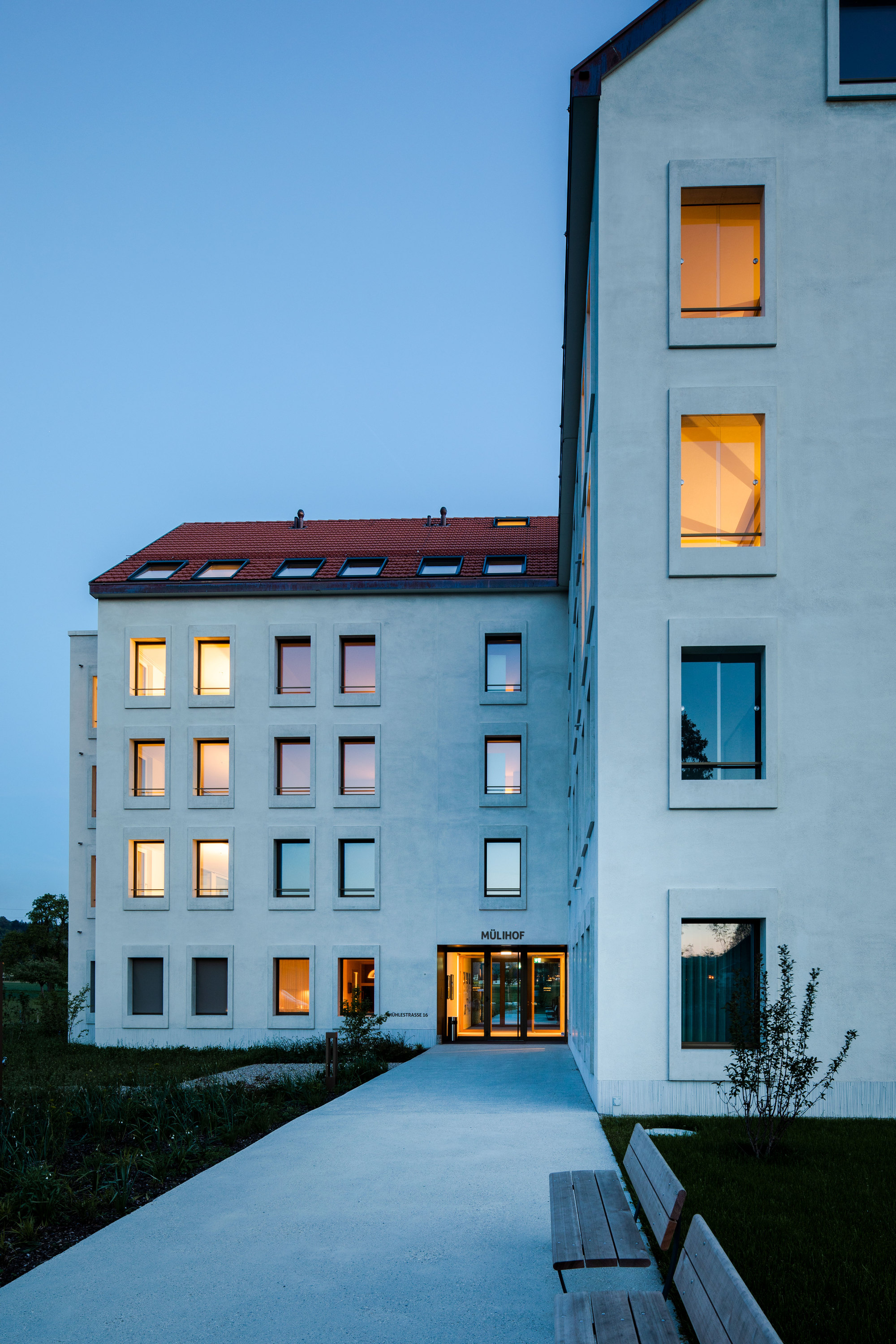 Mülihof Hotel and Residential Building / Bob Gysin Partner BGP-32