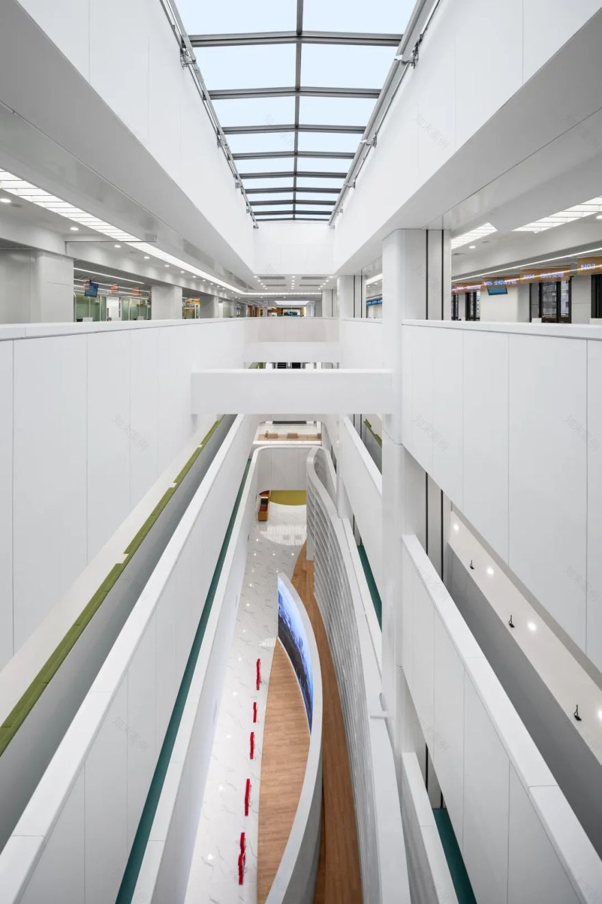 以空间色彩组织流线的市民中心设计-46