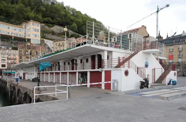 重塑经典,圣塞巴斯蒂安港口渔亭焕新颜-9