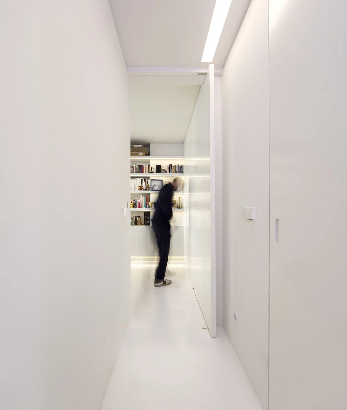 里斯本顶层公寓,白色简约风营造明亮空间-46