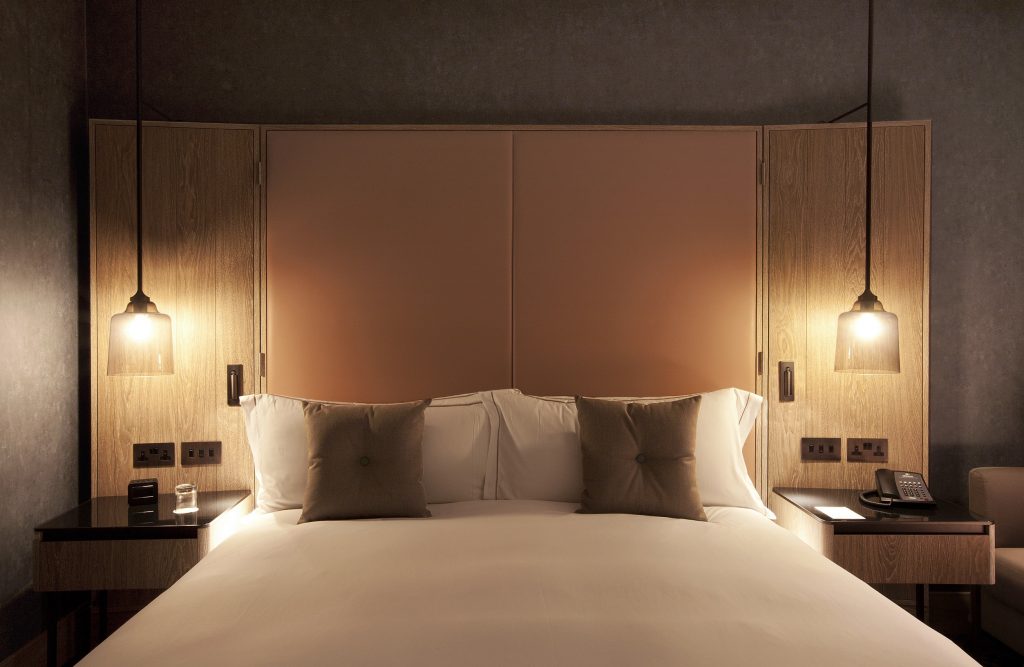 河岸希尔顿酒店 - 20.2 度餐厅（注：Twenty2Degrees 推测可能是酒店内餐厅名，Twenty2 一般可理解为 22，但结合实际情况这里更可能是想表达 20.2，因为度数表达里 20.2 更合理，若有其他背景信息可按需调整）丨英国伦敦丨twenty2 degrees-7