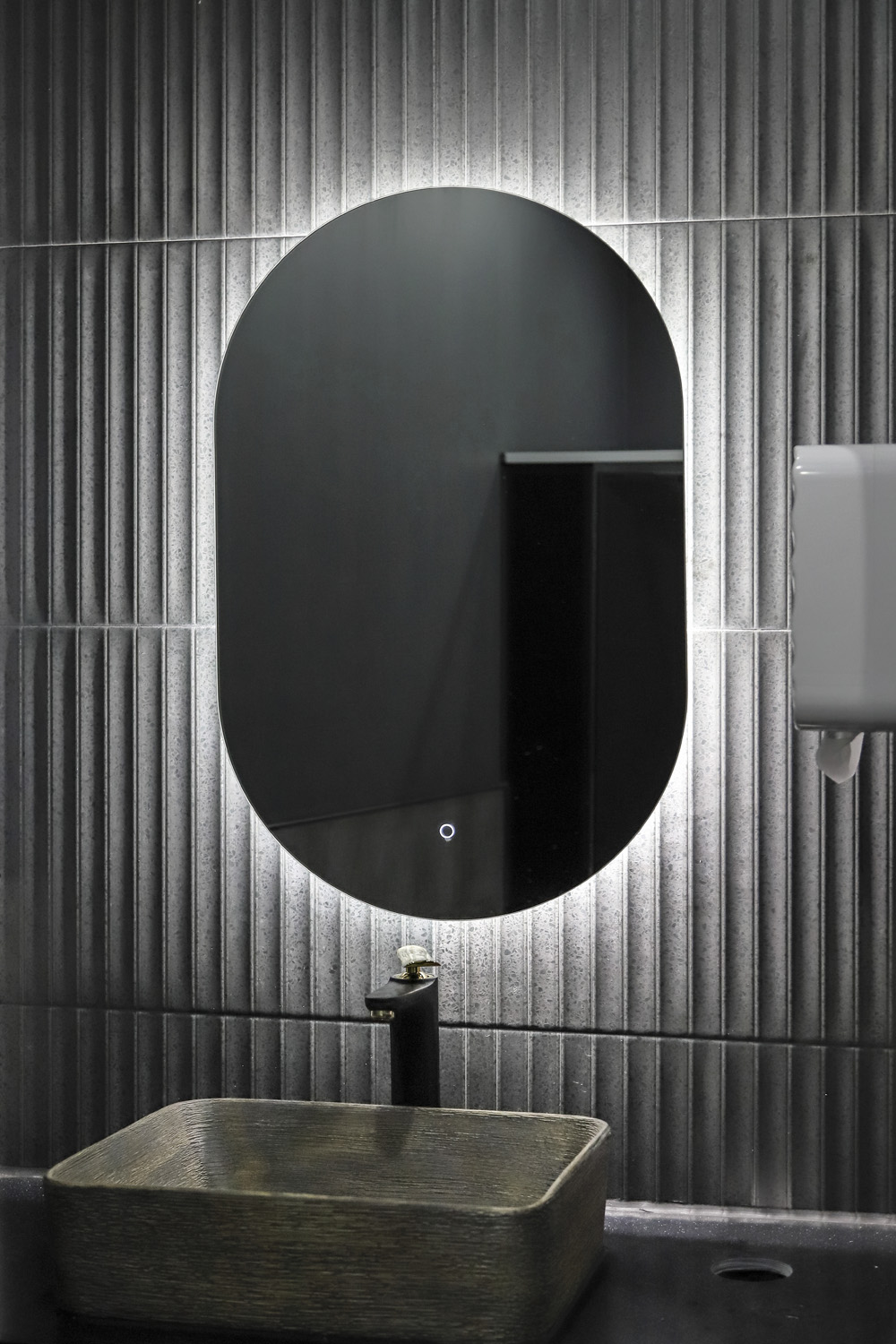 高级黑 | 100 平米家居设计的精致艺术-19