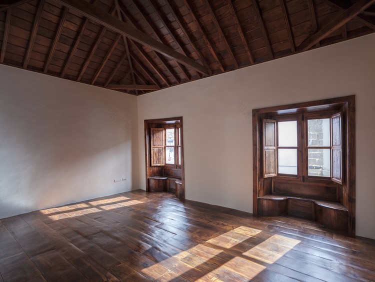 西班牙历史建筑的现代重生-32