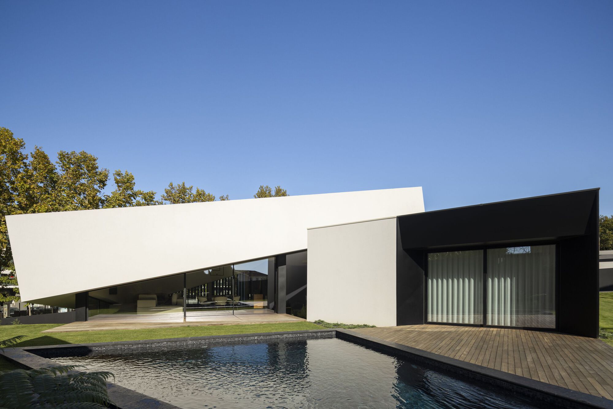 倾斜房屋丨葡萄牙丨MUTANT Architecture & Design-25