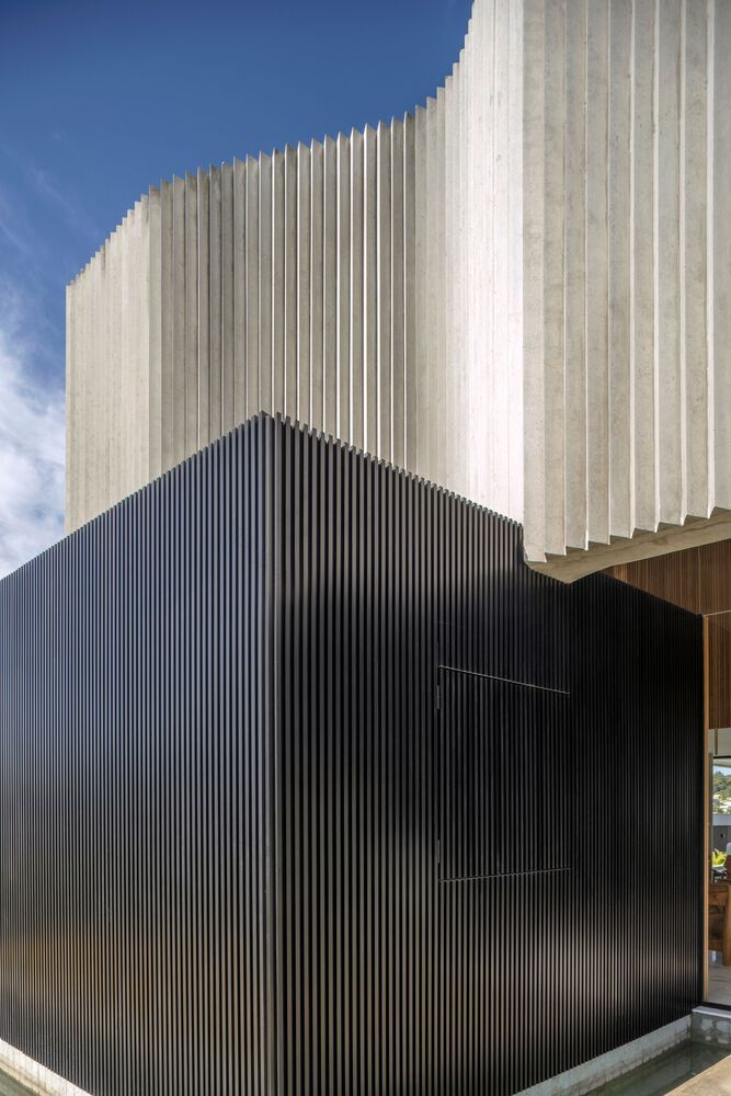 Leo Romano 的优雅 pleated House-41