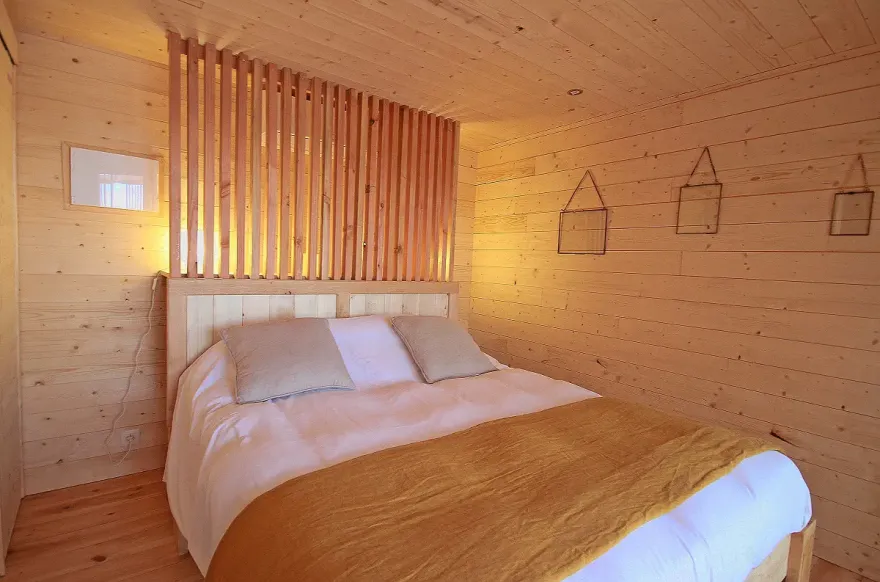 "湖畔木屋 | 与自然共生的设计师度假胜地"-4