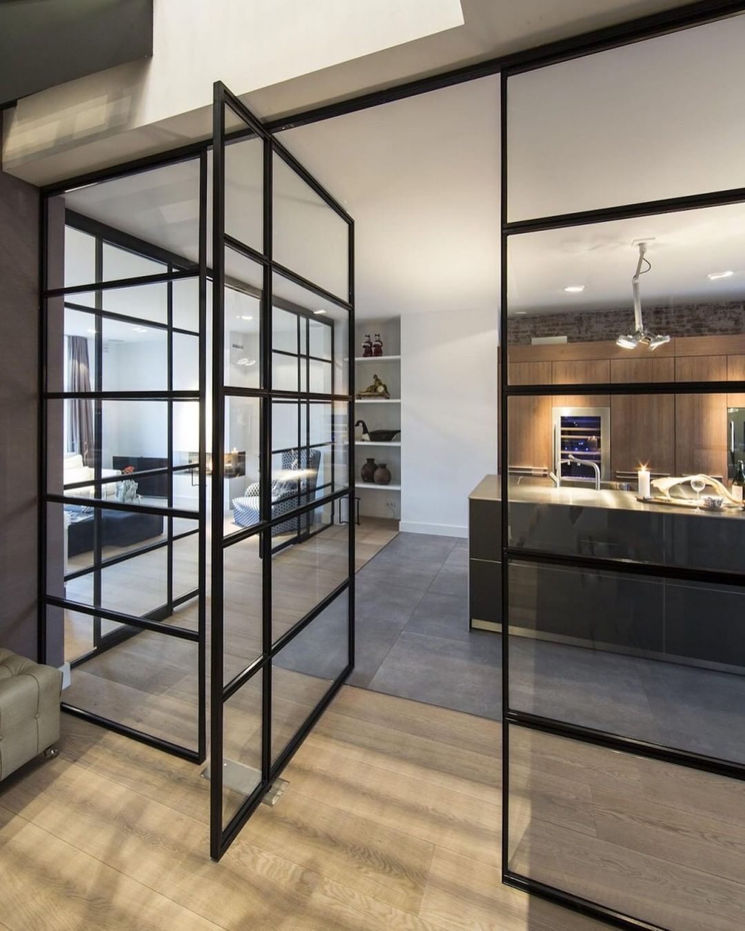 Pivot Doors for Creating a Dramatic Entrance-0